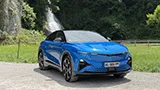 Alpine A390 GT, primo test drive: la crossover elettrica sportiva che non ti aspetti