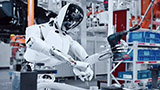 I robot umanoidi nei magazzini? Utili come costruire un aereo che sbatte le ali, secondo il CEO di Exotec
