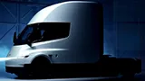 Il camion elettrico Semi è davvero pronto? Tesla ruba venditori esperti alla concorrenza