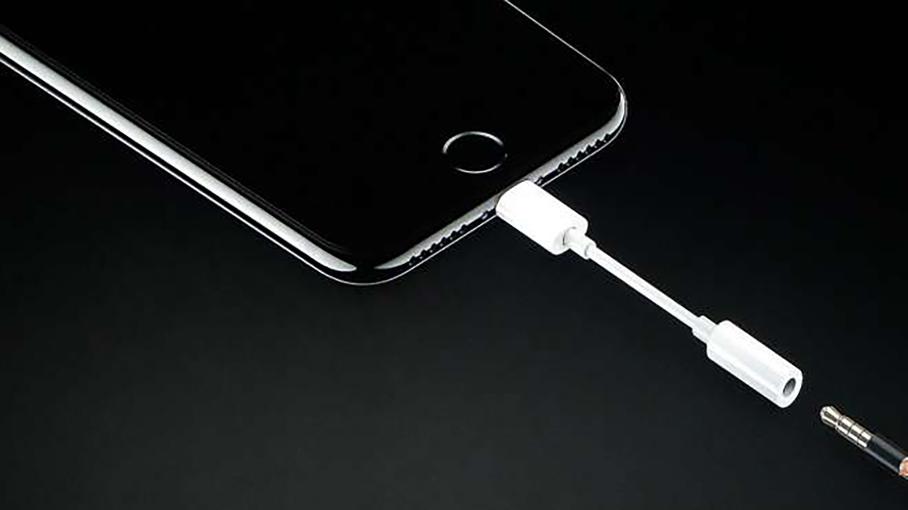 Niente adattatore per le cuffie sui nuovi iPhone XS; si deve comprare a  parte | Hardware Upgrade