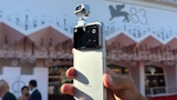 HONOR porta a Venezia Robot Phone, lo smartphone con gimbal meccanico sviluppato con ARRI